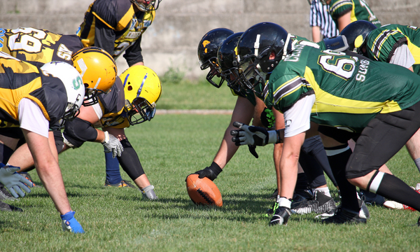 Play Like a Champ: The Secrets to a Winning High School Football Season